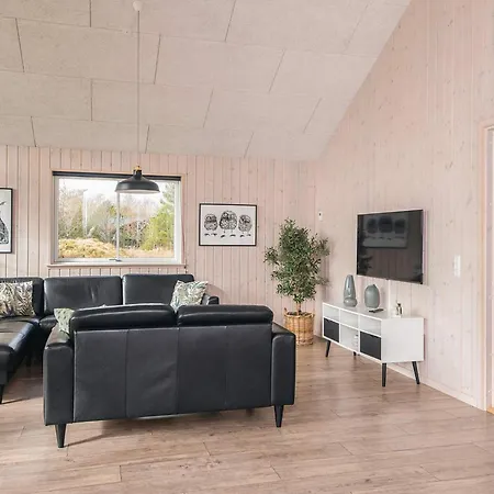 5 Star Holiday Home In Blavand *